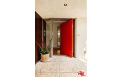 1290 Rancheros Rd, Pasadena, CA 91103