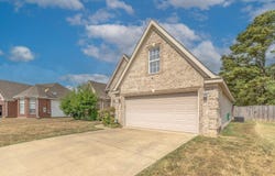 5408 Deerfield Dr, Jonesboro, AR 72404