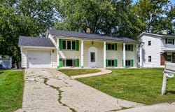 1009 Holiday Drive, Champaign, IL 61821