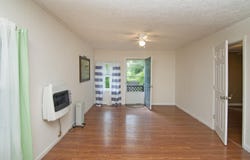 70 Hondo Ln, Hinton, WV 25951
