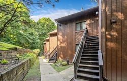 3 Davos Dr, Vernon Twp., NJ 07462-4579