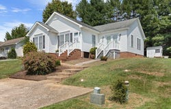 126 CHAVIS Ave, Lexington, VA 24450