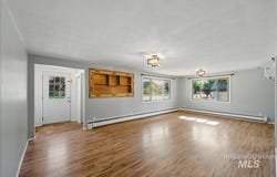 303 W Pine Ave, Meridian, ID 83642
