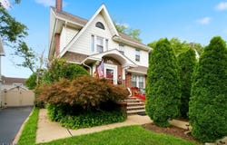 351 Griggs Ave, Teaneck Twp., NJ 07666-3101