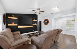 2035 W Oriole Avenue, Visalia, CA 93291