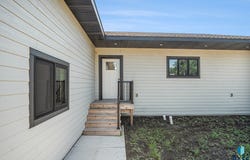 823 Harter Dr, Madison, SD 57042
