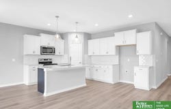 7900 Maxine Drive, Lincoln, NE 68516