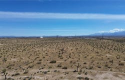 25 Aster, Adelanto, CA 92301