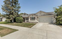 180 E Carpenter Avenue, Reedley, CA 93654
