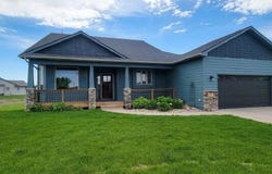2401 E Baxter Cir, Sioux Falls, SD 57108