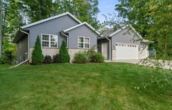 3318 Cimarron Ct, Manitowoc, WI 54220