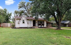 560 S CIRCLE DR, Derby, KS 67037
