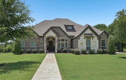 204 Falcon Point Drive, Heath, TX 75032