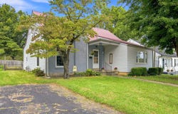 121 E 9th, Paris, KY 40361