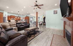 14176 Twelve Oaks Dr, Walker, LA 70785