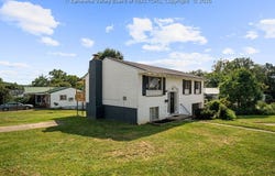 402 Circle Drive, Hurricane, WV 25526