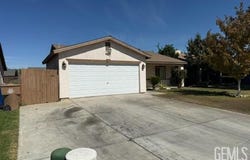 1310 Clipper Hills Drive, Bakersfield, CA 93307