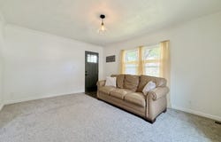 806 8th St, Neodesha, KS 66757