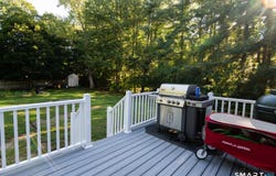 27 New York Road, Montville, CT 06370