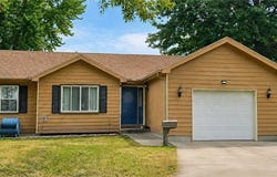 823 S Sycamore Street, Ottawa, KS 66067