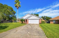 2801 Brassie Circle, Navarre, FL 32566