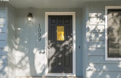1099 ARCADIA Dr, Eugene, OR 97401