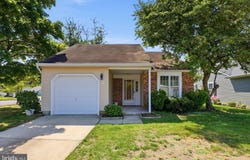 2 EMORY Lane, MOUNT LAUREL, NJ 08054