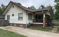 523 W 3rd St, Pratt, KS 67124
