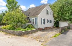 32 Benbridge Avenue, Warwick, RI 02888