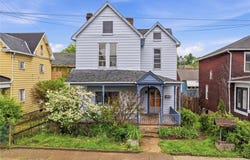 153 Comrie Ave, Braddock, PA 15104