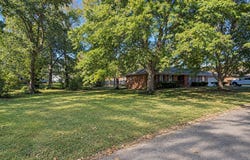 1526 Beckett Drive, Murray, KY 42071