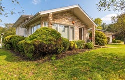 131 Valley Rd, Somerset, MA 02726