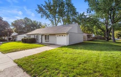2903 Sangamon Drive, Champaign, IL 61821