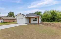 504 McGuire Drive, Iola, KS 66749