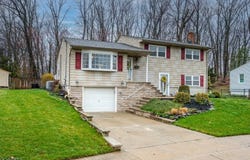 8 Adelphi Ct, Edison Twp., NJ 08837-2709
