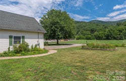 1075 Moody Farm Road, Maggie Valley, NC 28751