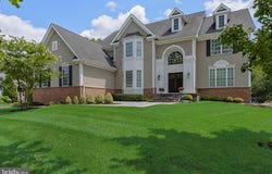 37 FOXCROFT Way, MOUNT LAUREL, NJ 08054