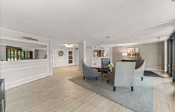 2000 Saint Regis Drive, Lombard, IL 60148