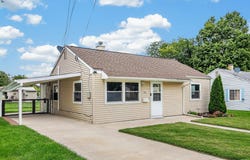 707 Randolph Street, Angola, IN 46703-1627
