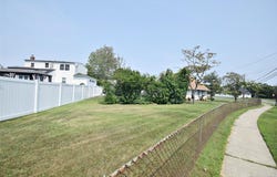 101 Phyllis Drive, Lindenhurst, NY 11757