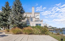 8 Deepwater Way, Bronx, NY 10464