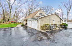 33 Spencer Lane, Stony Brook, NY 11790