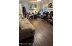 1309 Canterbury, Jackson, MS 39212