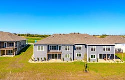 2367 N 10th Avenue E, Newton, IA 50208