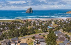 6140 Centerpointe Loop, Pacific City, OR 97135