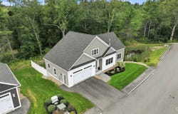 19 Wild Apple Lane, Exeter, NH 03833