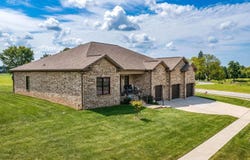 202 Wedgewood Circle, Paris, KY 40361