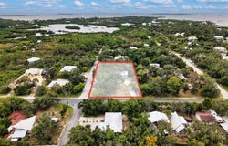 16690 Hodges Ave, Cedar Key, FL 32625