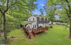 300 BROADLEAF DR NE, VIENNA, VA 22180