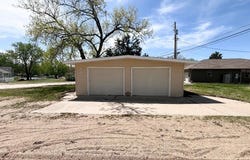 2 S Shore Drive, Columbus, NE 68601
